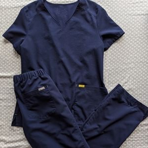 FIGS navy scrub top XS + pants S/petite